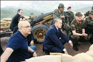 Enis Berberoğlı Erdoğanile birlikte Şemdinli Gediktepe'de